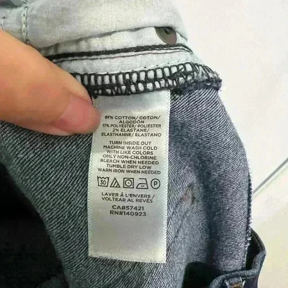 Loft Outlet Size 6 Dark wash skinny Jean - Picture 2 of 6